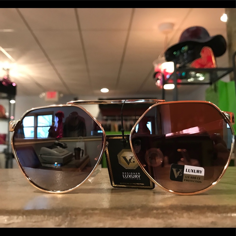 Round gold funky sunglasses